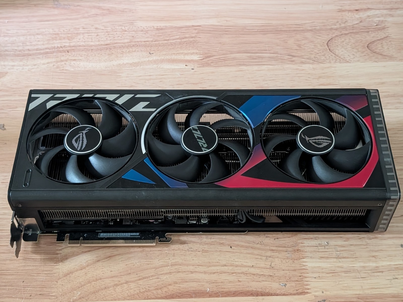 BH ベストオファー ASUS ROG Strix GeFo - Rtx 4090 24Gb Gddr6X のレビューと価格